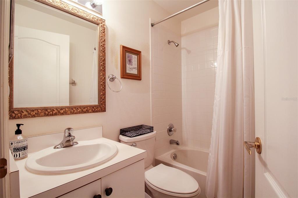 VERANDA 3 AT HERITAGE OAKS - Residential Lease