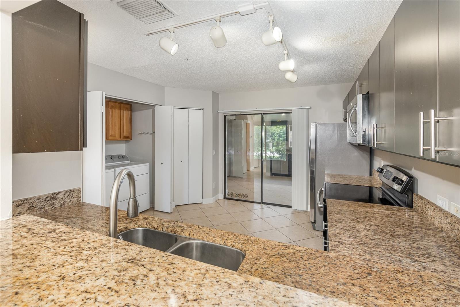 546 NORTHBRIDGE DRIVE