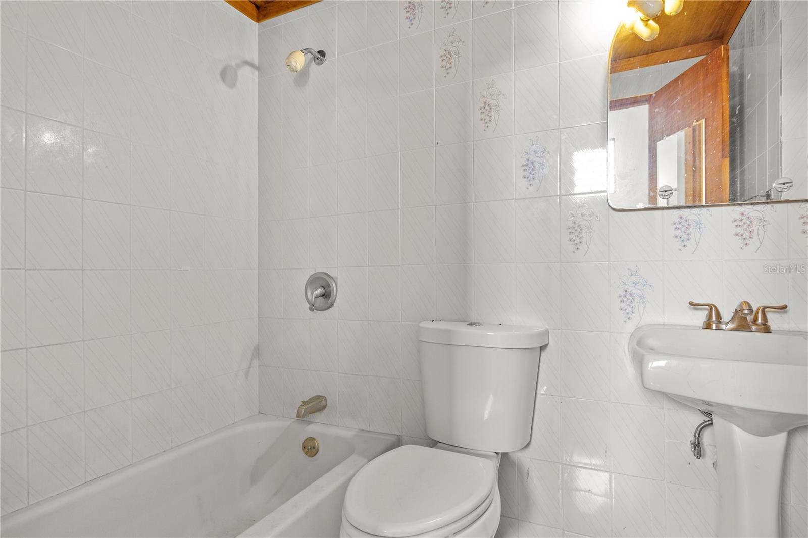 CAPARRA HEIGHTS - Residential Lease