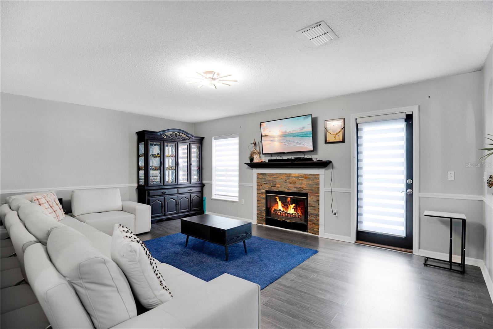 3230 ERSKINE DRIVE