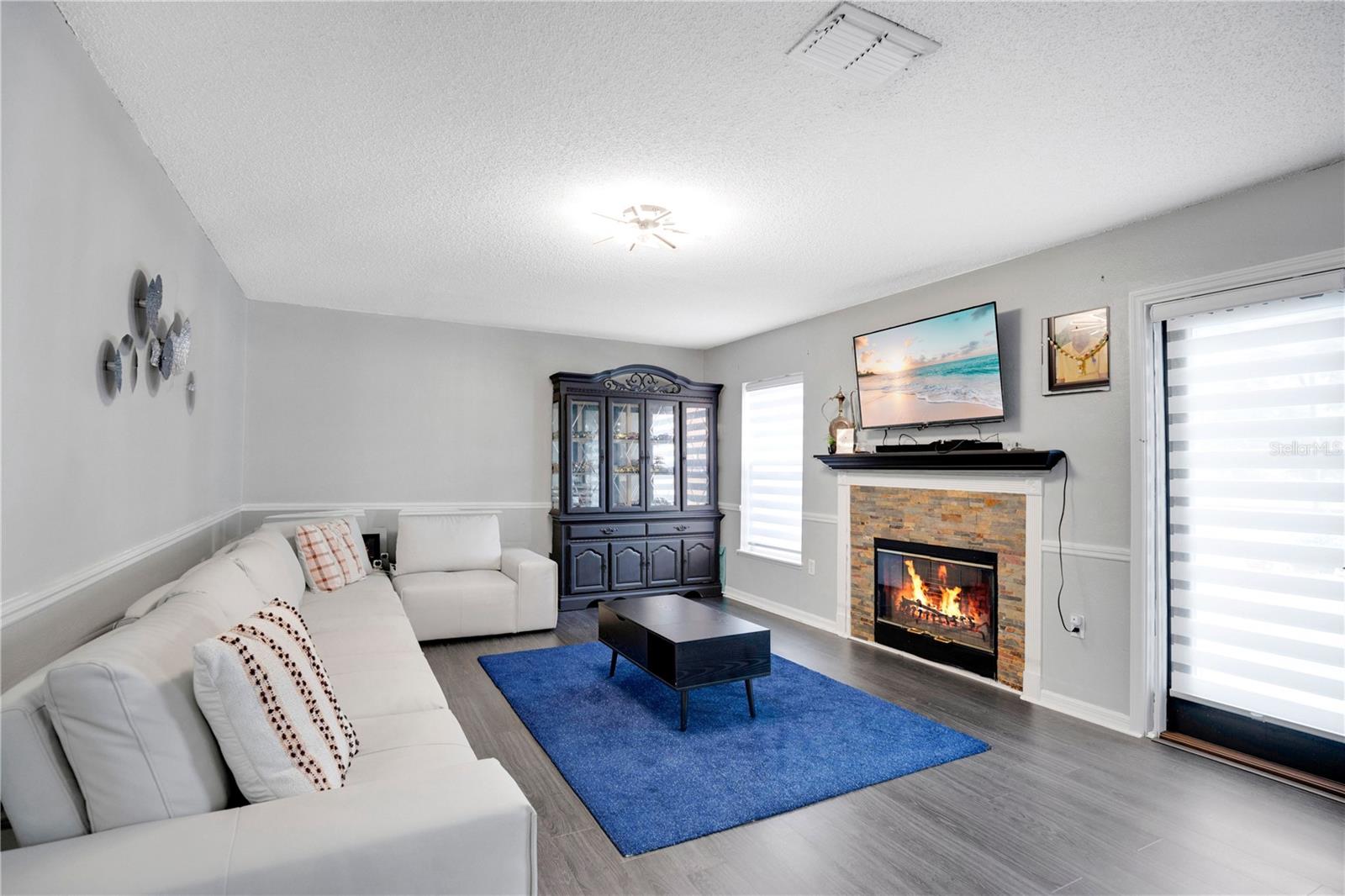 3230 ERSKINE DRIVE