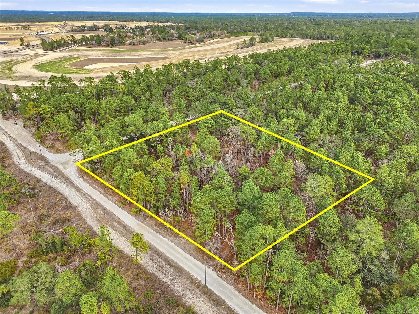 LONDON TERRACE - Land