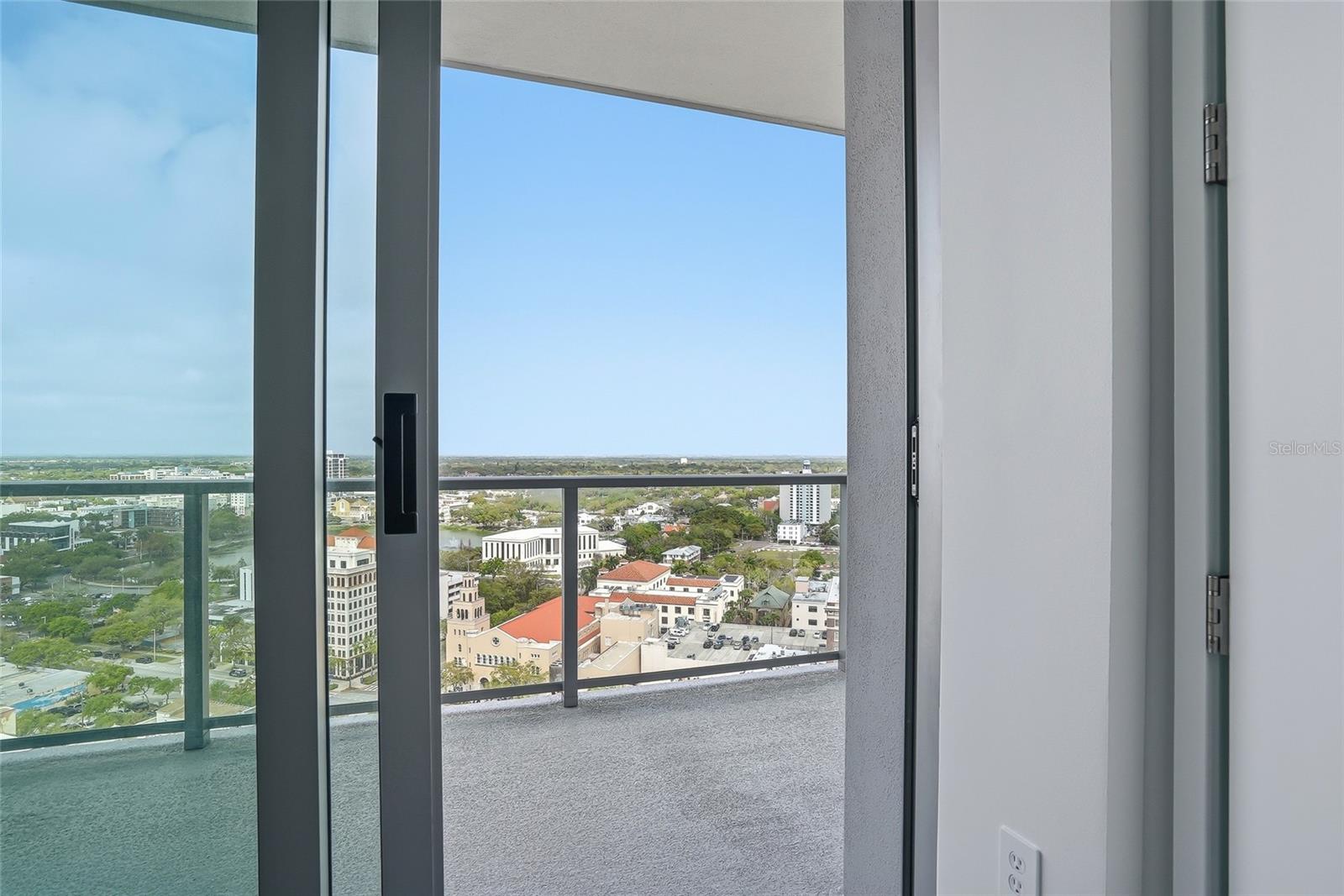 400 CENTRAL - Residential