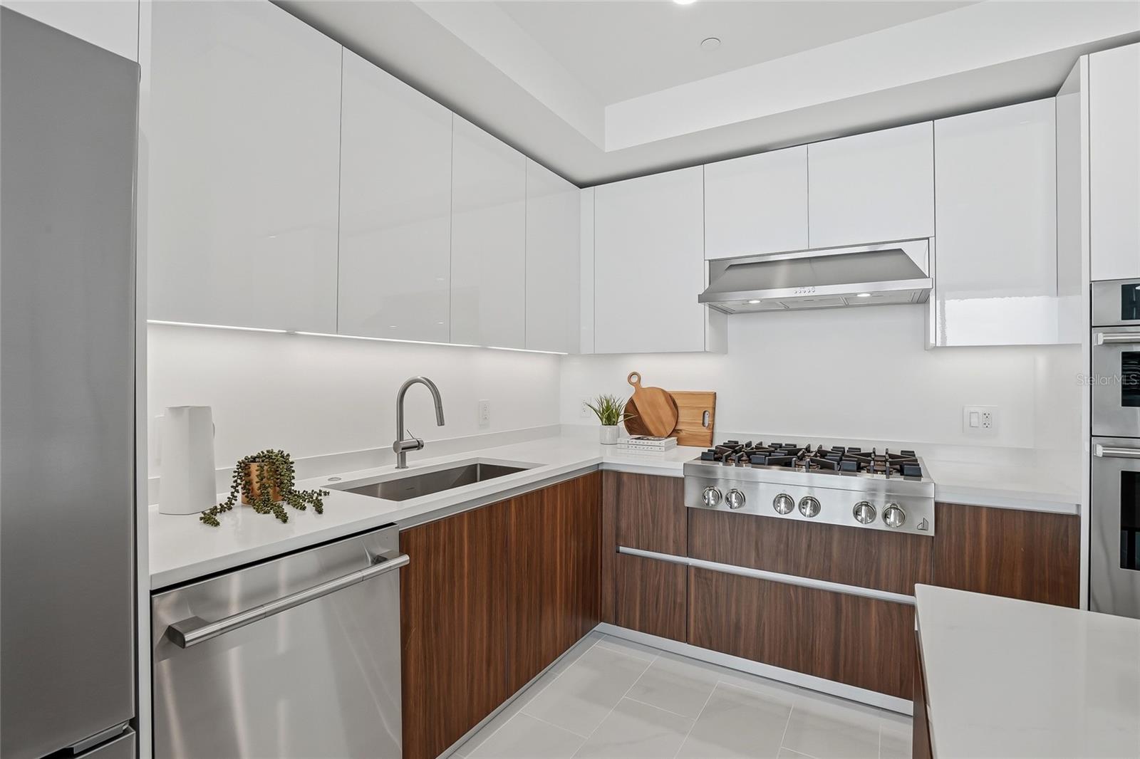 400 CENTRAL - Residential