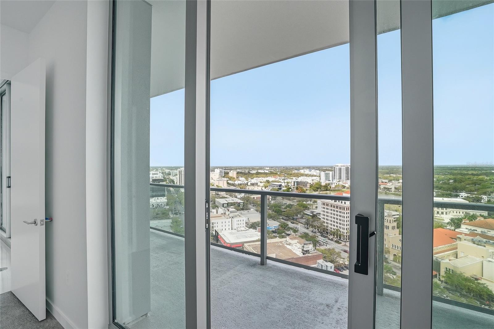 400 CENTRAL - Residential