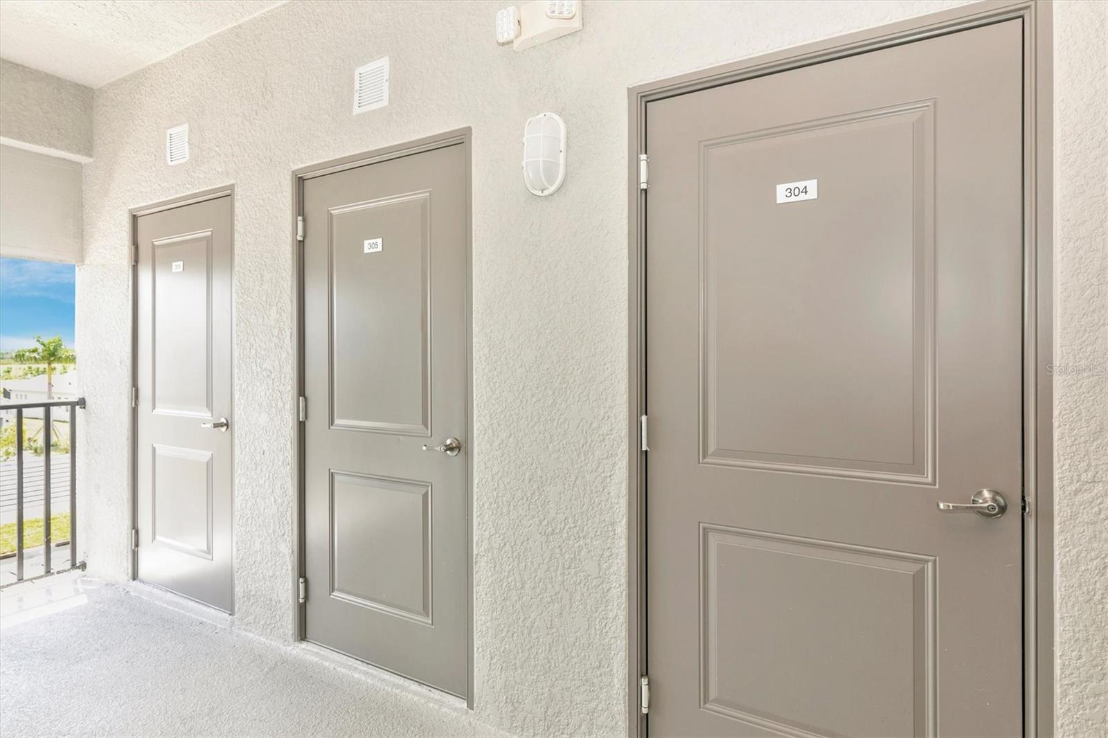 WELLEN PARK GOLF & COUNTRY CLUB - Residential Lease