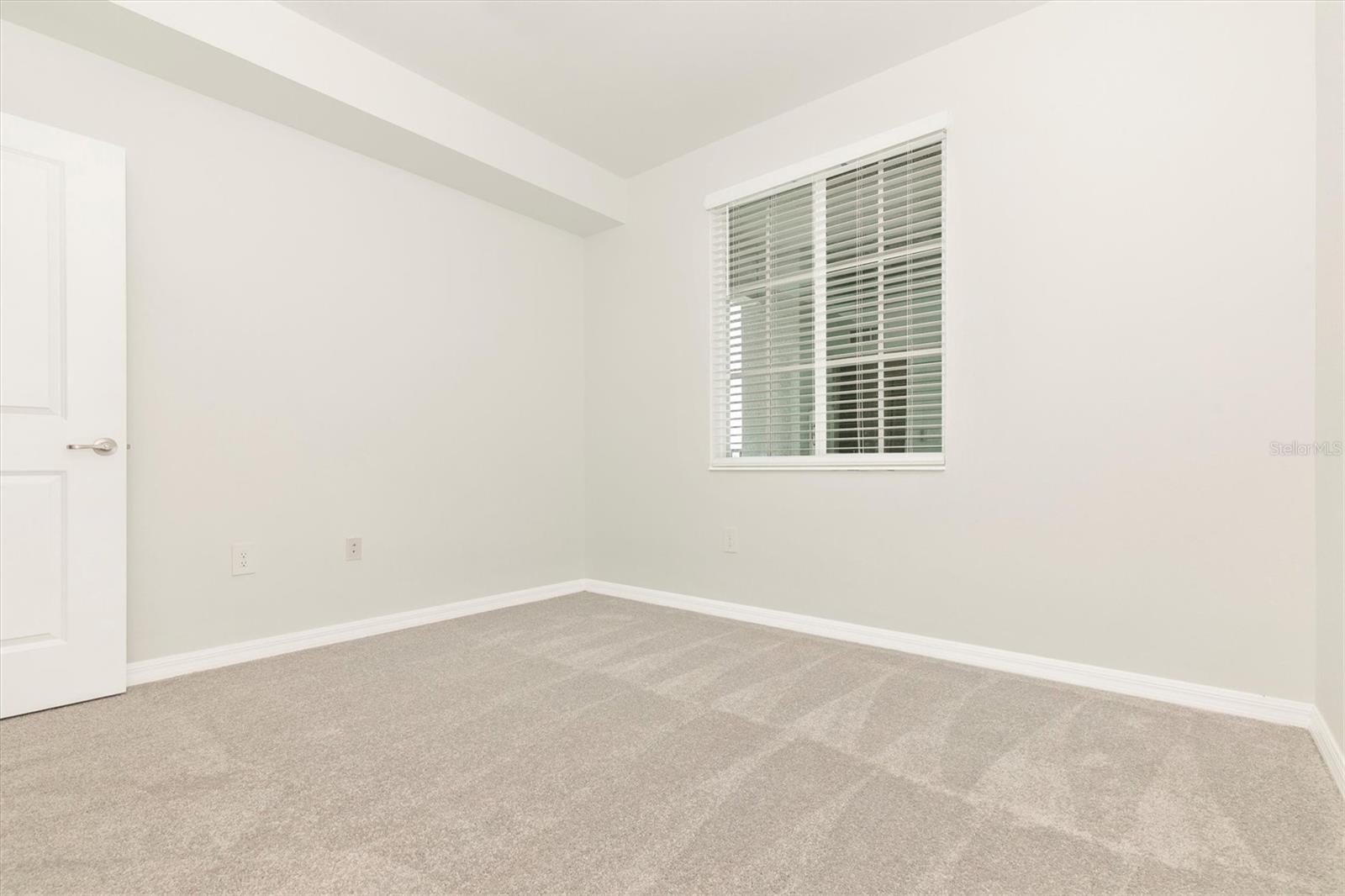 WELLEN PARK GOLF & COUNTRY CLUB - Residential Lease