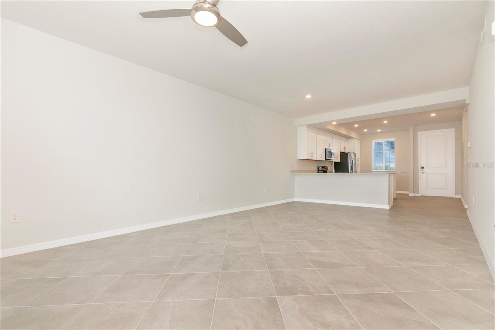 WELLEN PARK GOLF & COUNTRY CLUB - Residential Lease