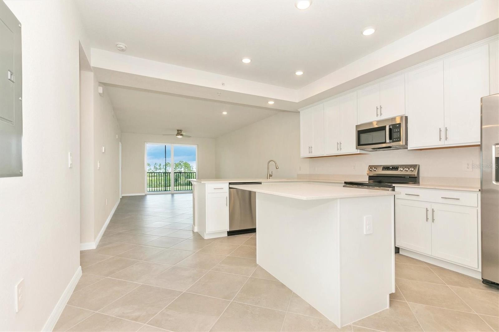 WELLEN PARK GOLF & COUNTRY CLUB - Residential Lease