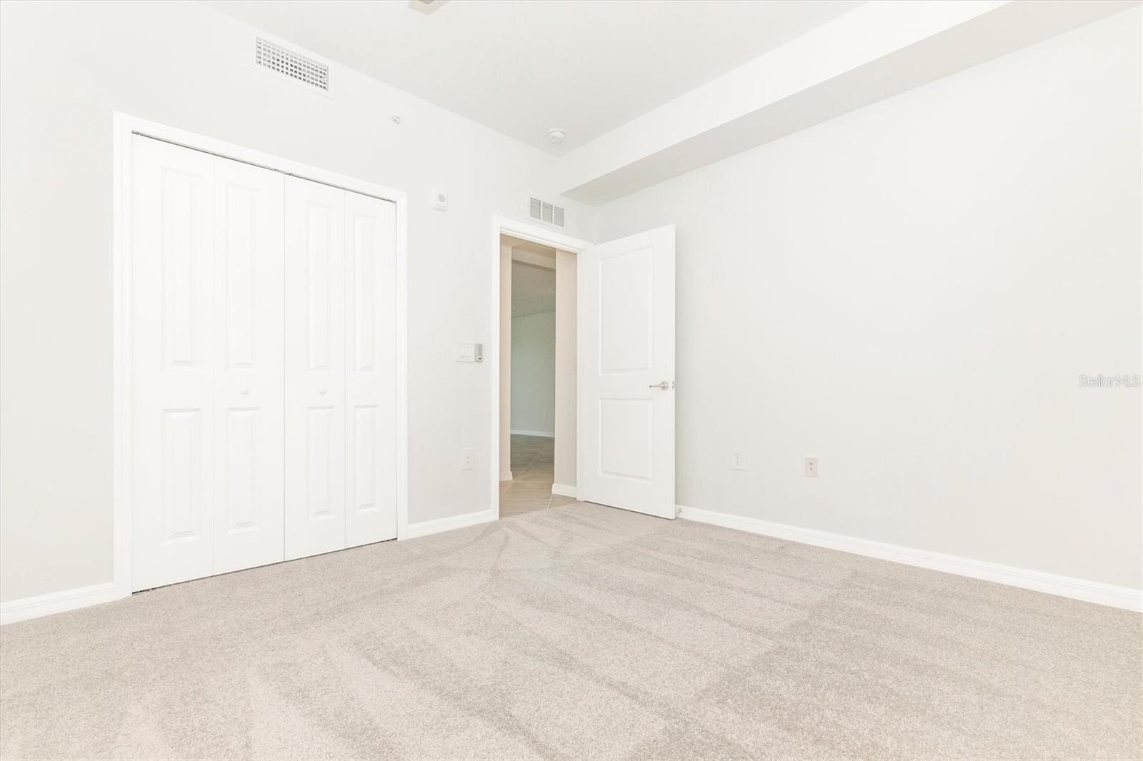 WELLEN PARK GOLF & COUNTRY CLUB - Residential Lease