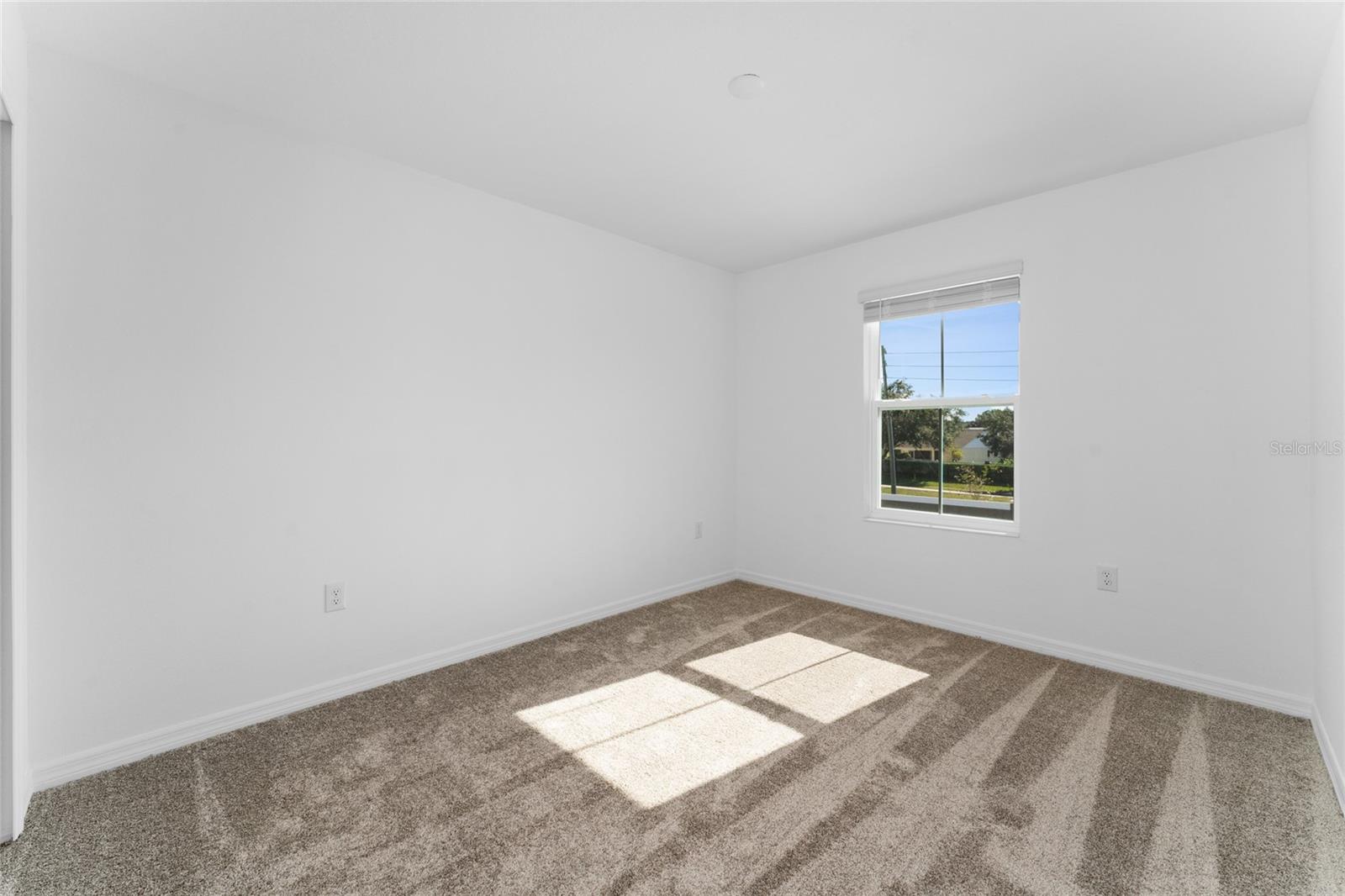 LEOMAS LNDG PH 1 - Residential Lease