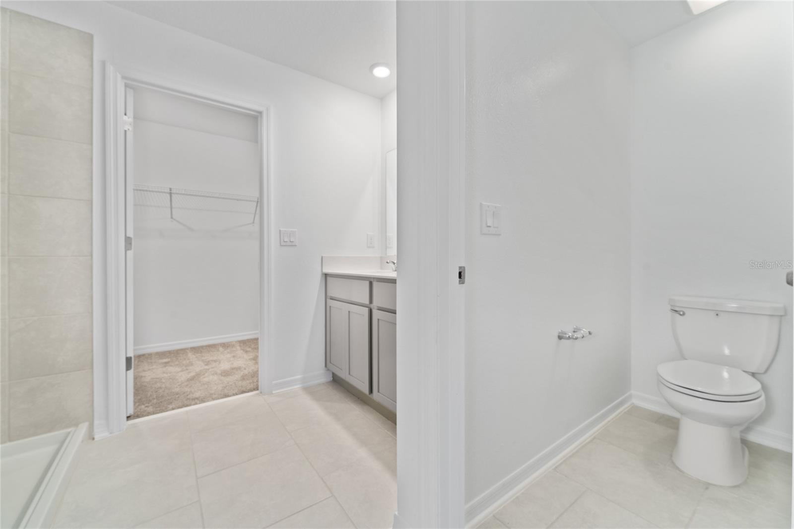 LEOMAS LNDG PH 1 - Residential Lease