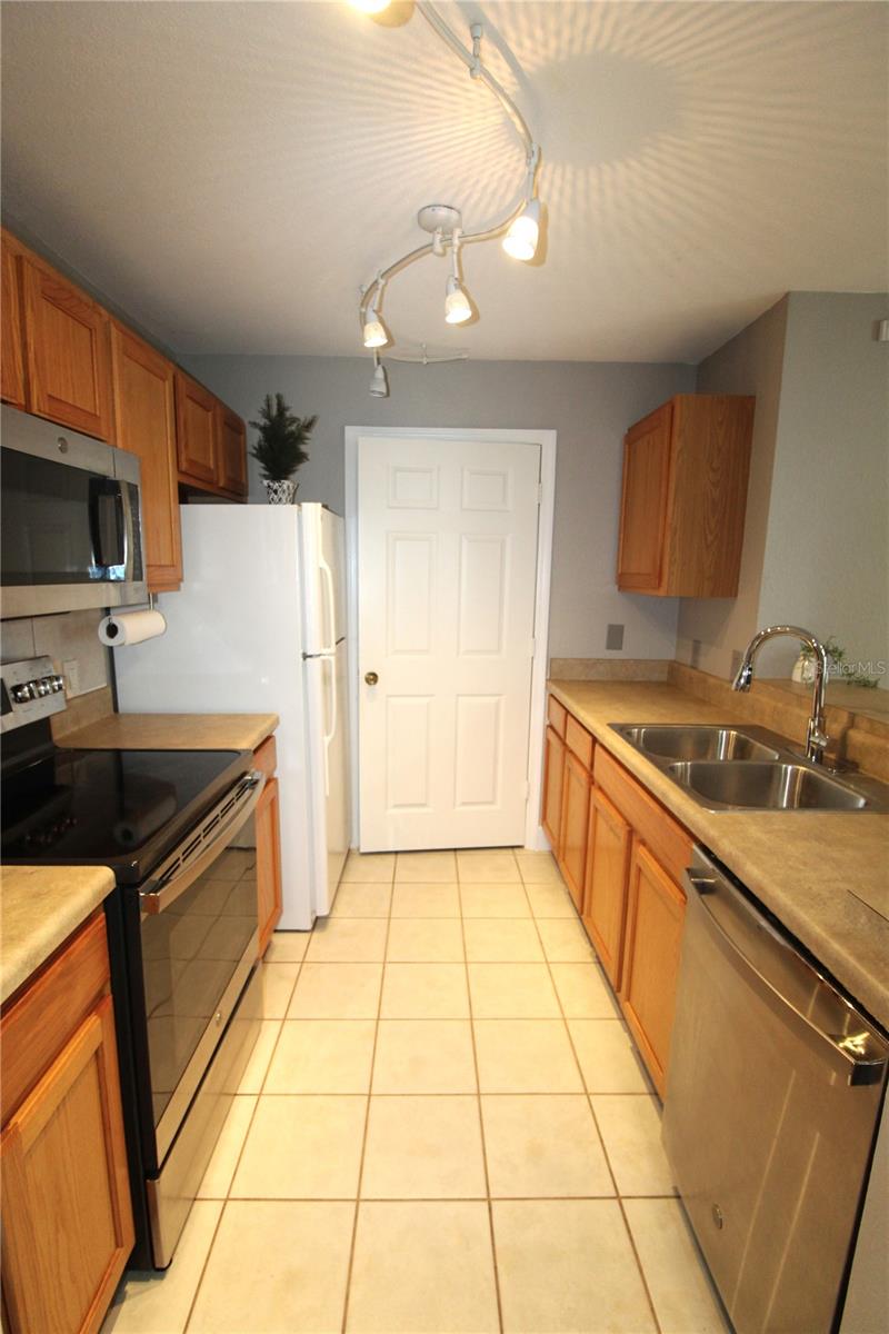 BAY POINTE AT CORTEZ PH 2-6 - Residential Lease