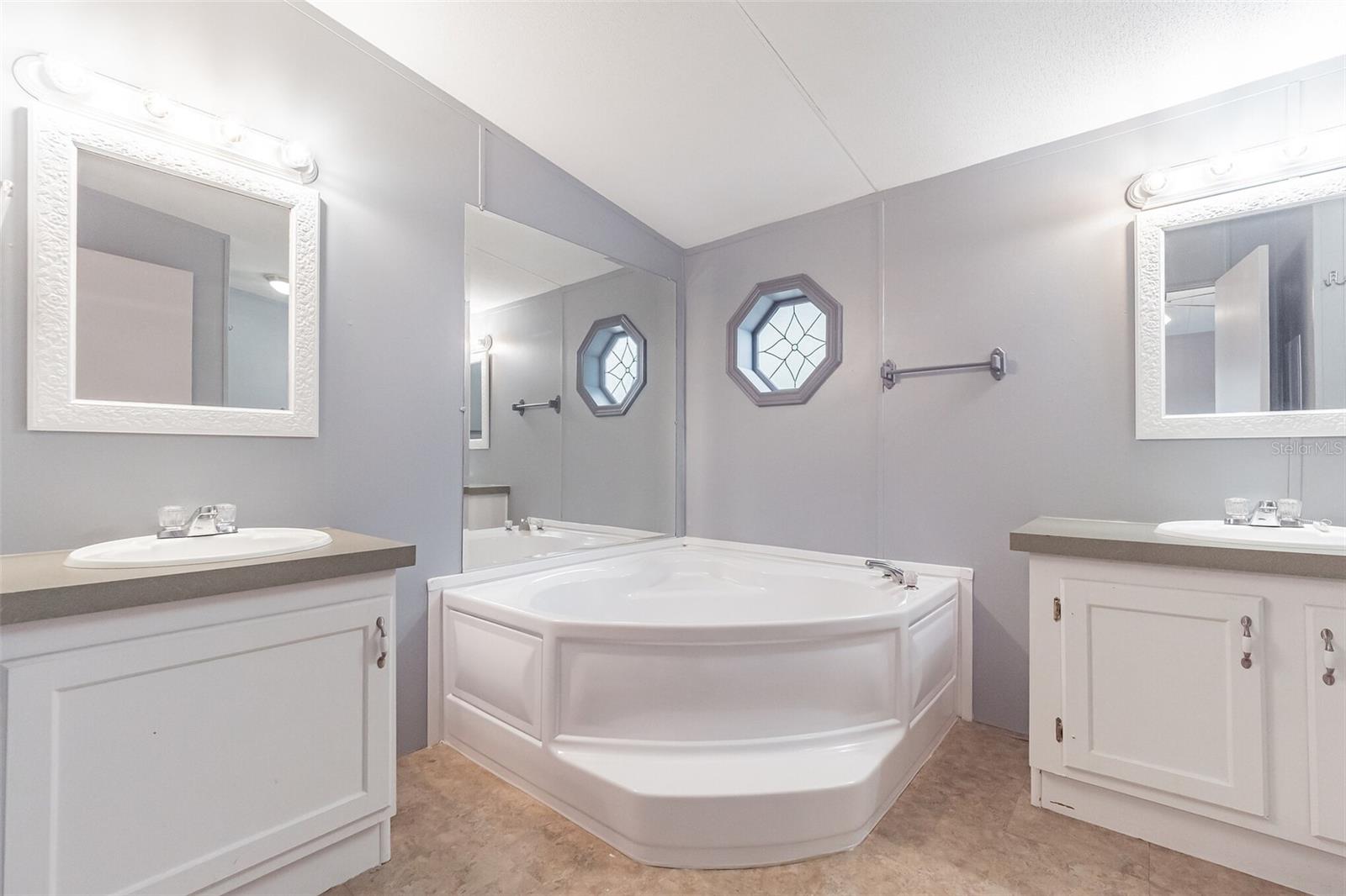 MOBILE HOME MDWS - Residential