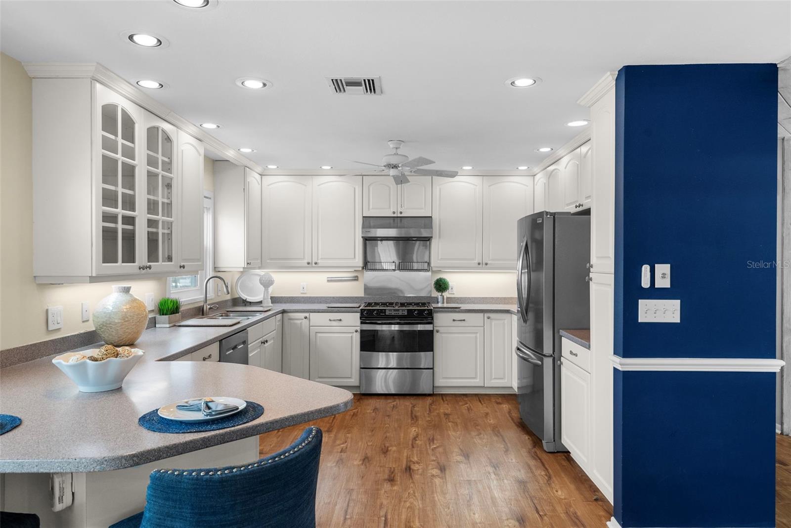 HARBOR VIEW VILLAS - Residential