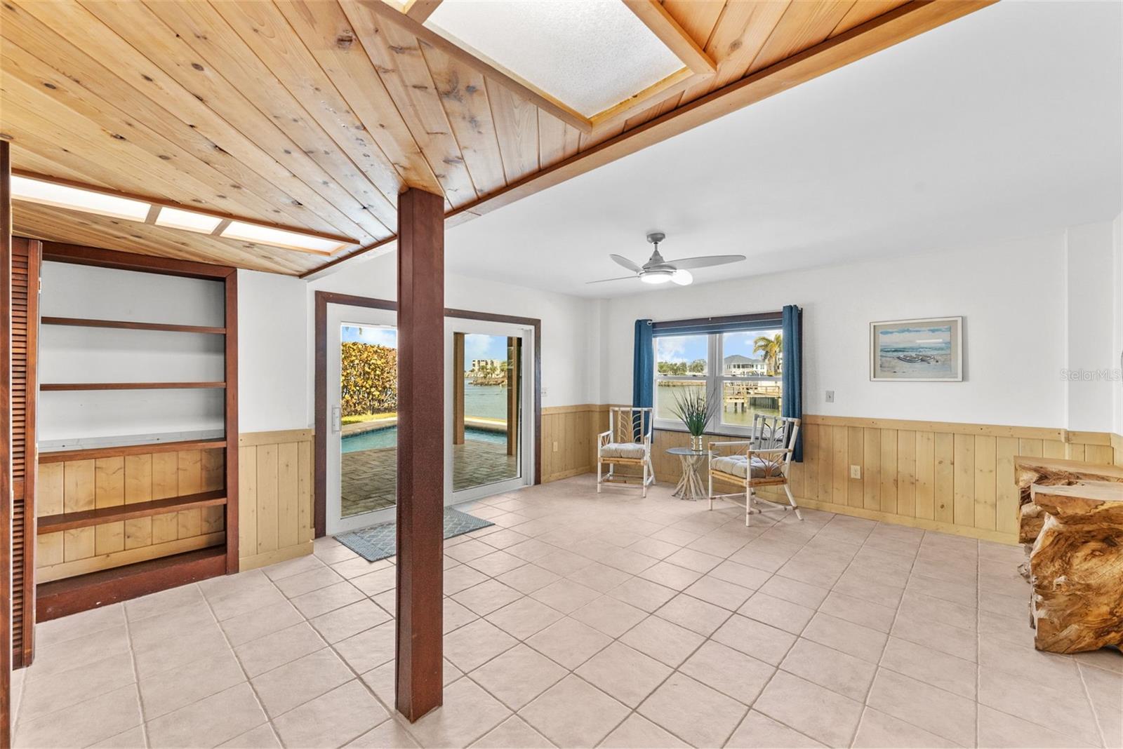 HARBOR VIEW VILLAS - Residential