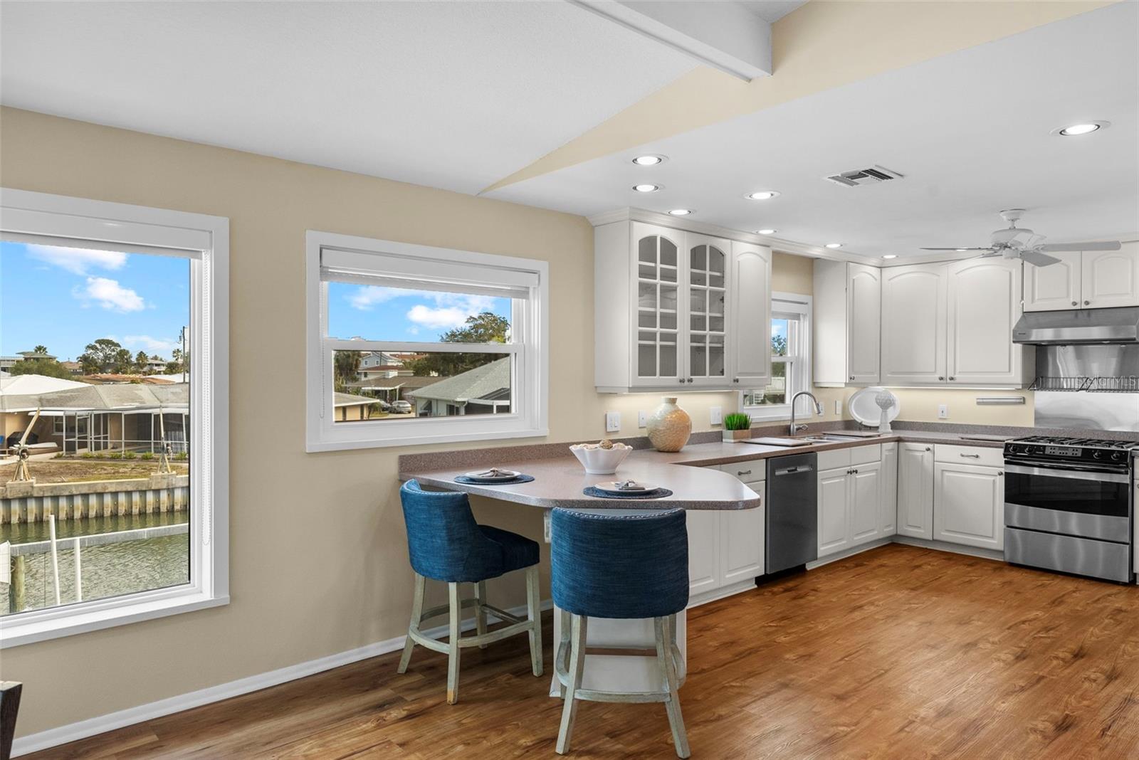 HARBOR VIEW VILLAS - Residential