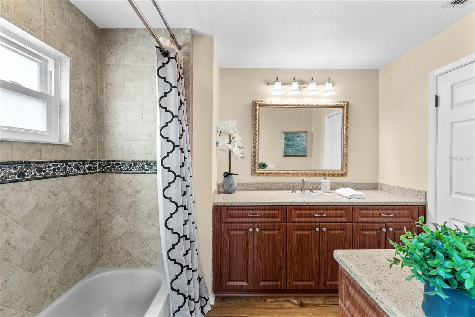 HARBOR VIEW VILLAS - Residential