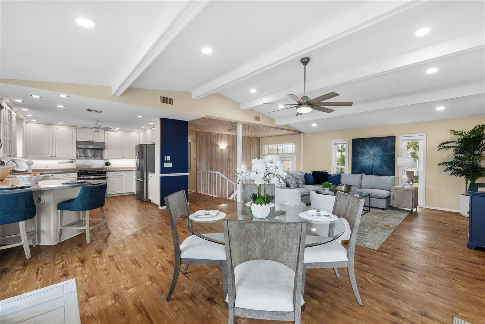 HARBOR VIEW VILLAS - Residential