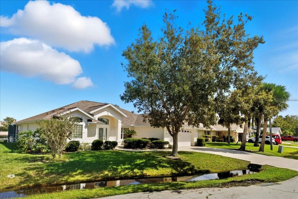 Photo of 34 Collingdale Court, Palm Coast, FL 32137 (MLS # FC313287)