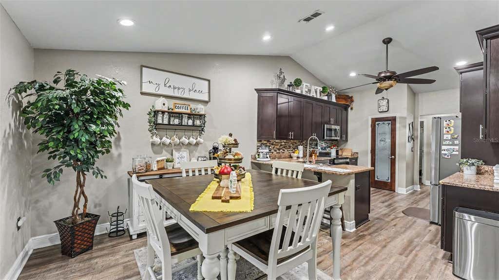 Photo of 1411 Ashbury Court, Lakeland, FL 33809 (MLS # L4964070)