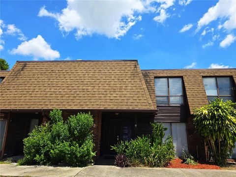 Photo of 1836 N Crystal Lake Drive #12, Lakeland, FL 33801 (MLS # L4956754) Photo of 1836 N Crystal Lake Drive #12, Lakeland, FL 33801 (MLS # L4956754)