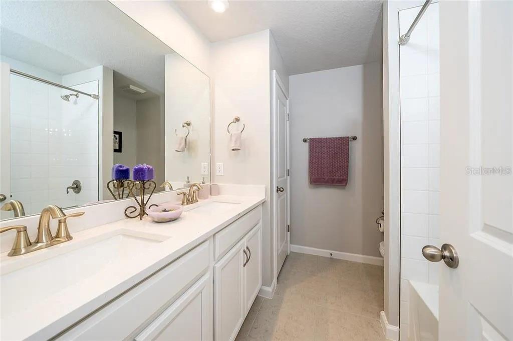 VOLANTI - Residential Lease