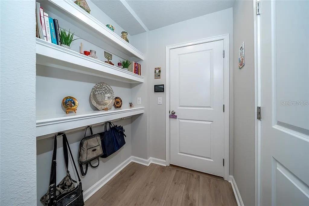 VOLANTI - Residential Lease