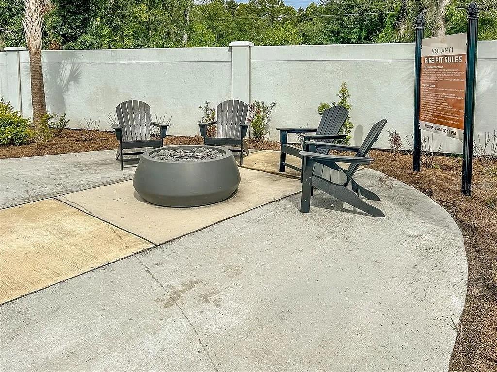 VOLANTI - Residential Lease