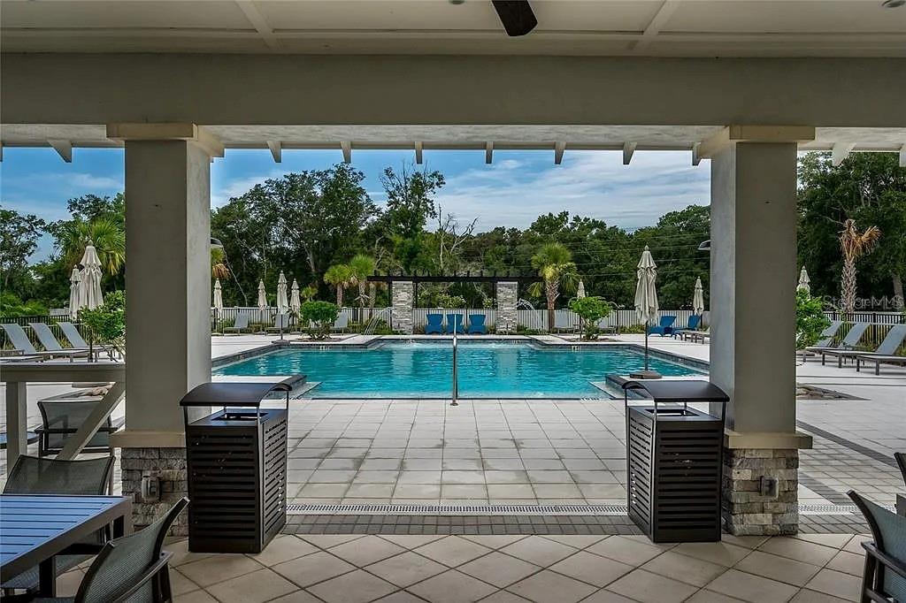 VOLANTI - Residential Lease