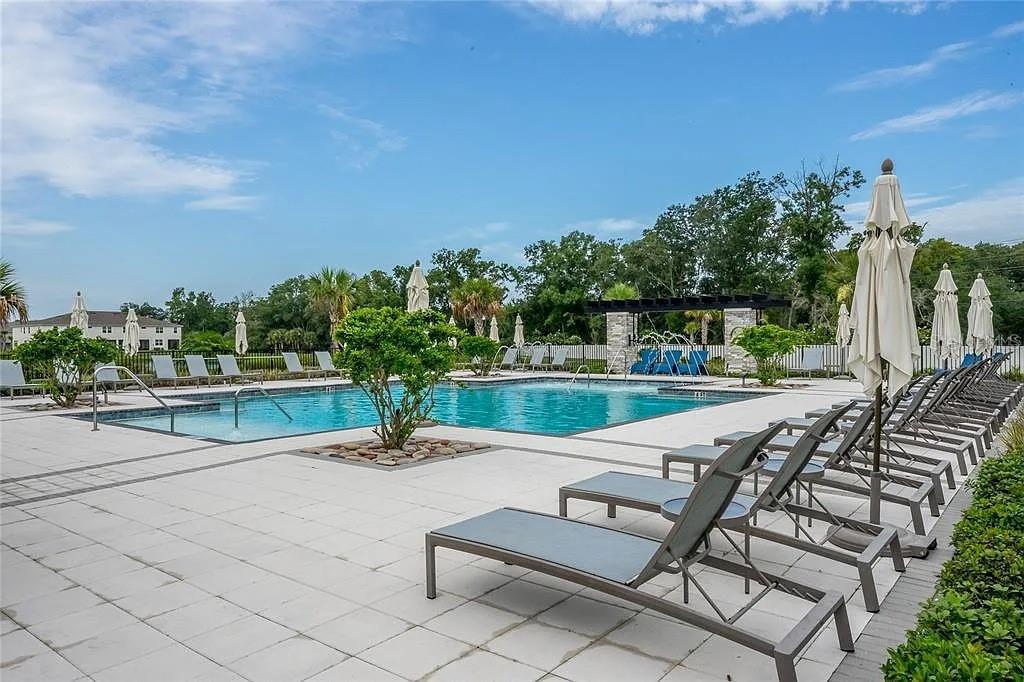 VOLANTI - Residential Lease