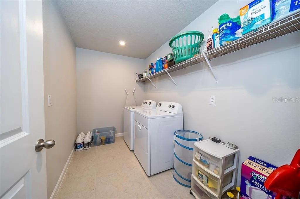 VOLANTI - Residential Lease