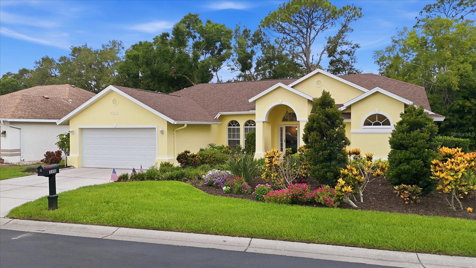 CRYSTAL LAKES - Residential