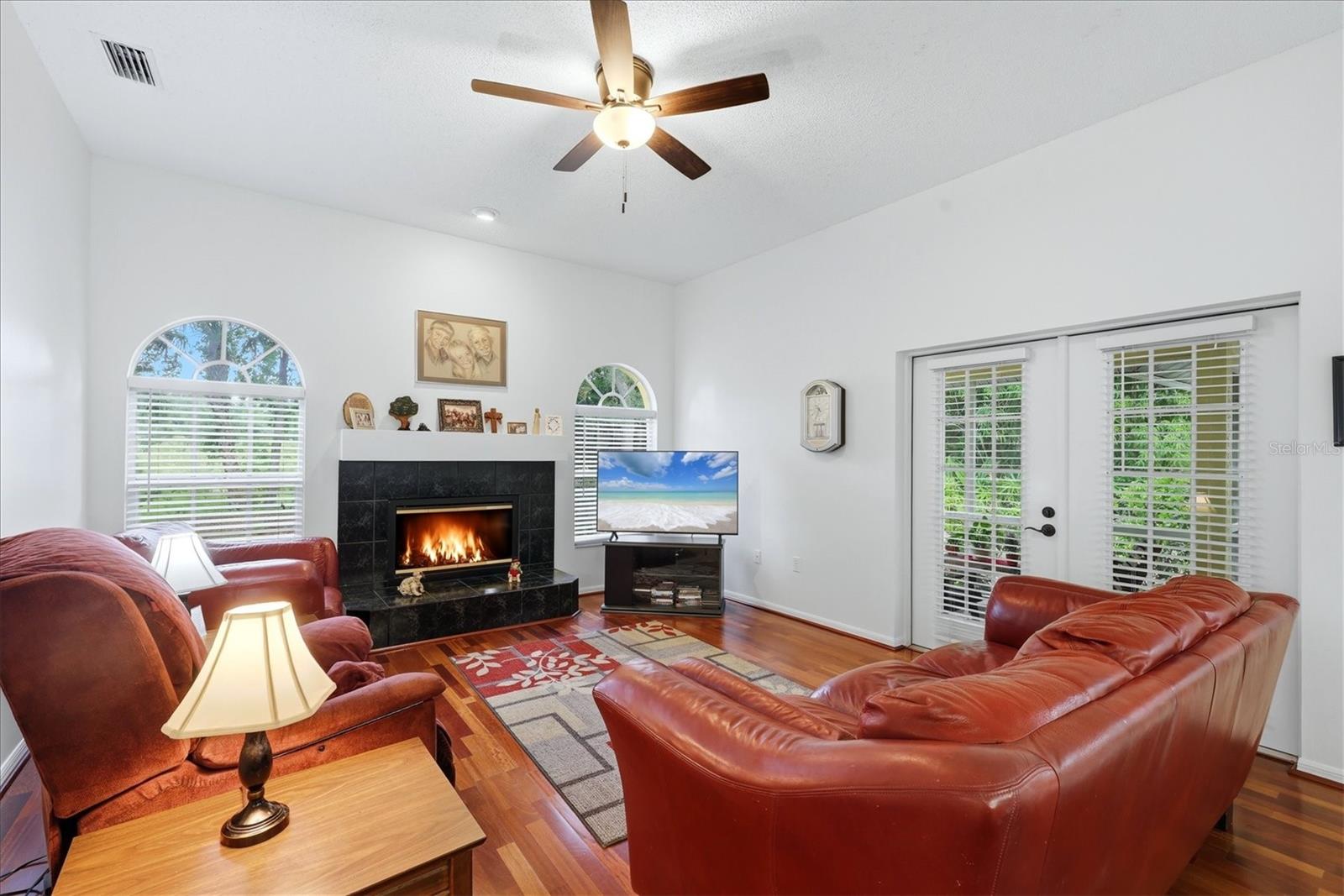 CRYSTAL LAKES - Residential