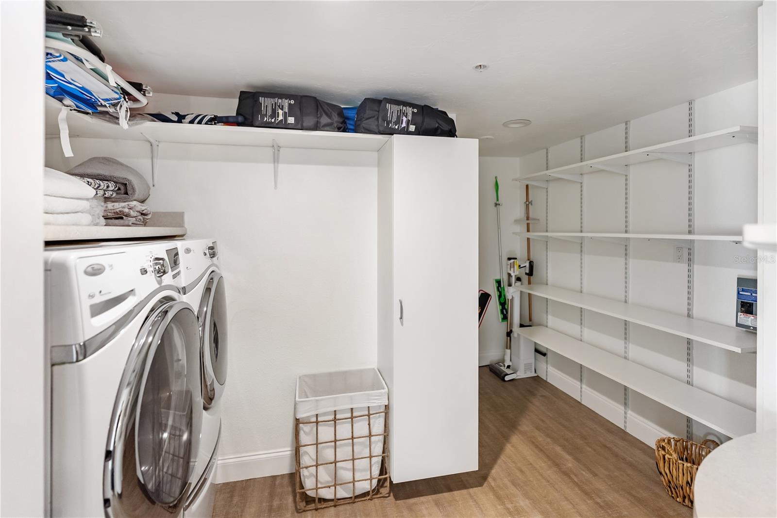 LAWRENCE POINTE I - Residential