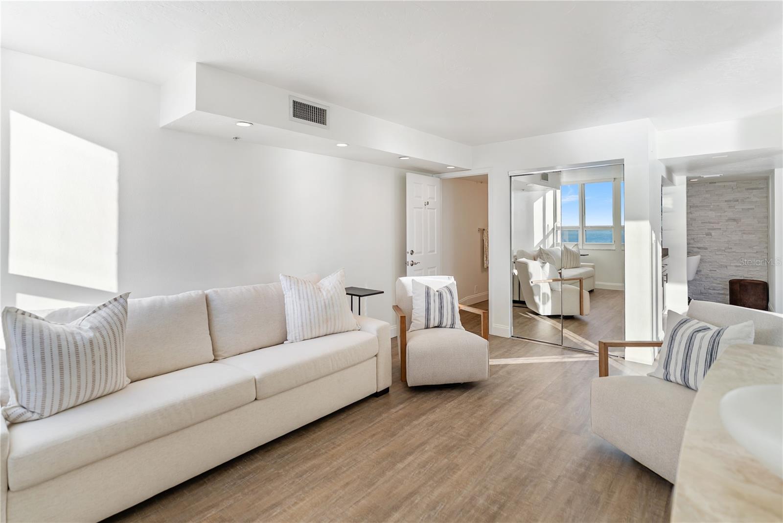 LAWRENCE POINTE I - Residential