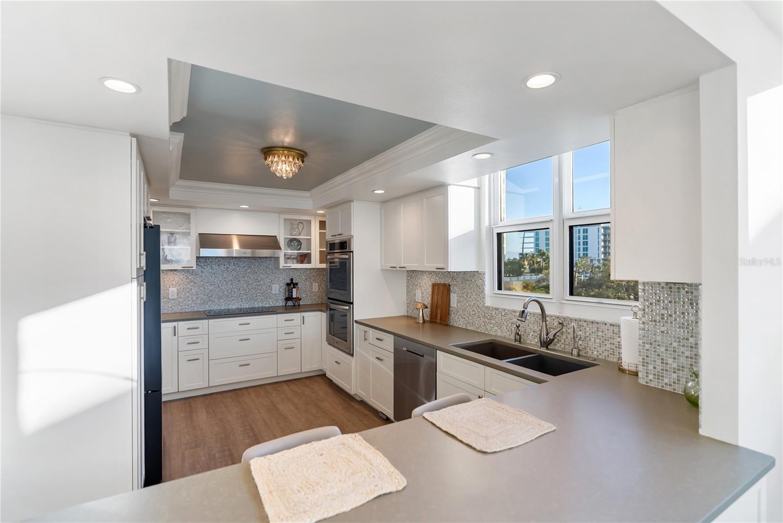 LAWRENCE POINTE I - Residential