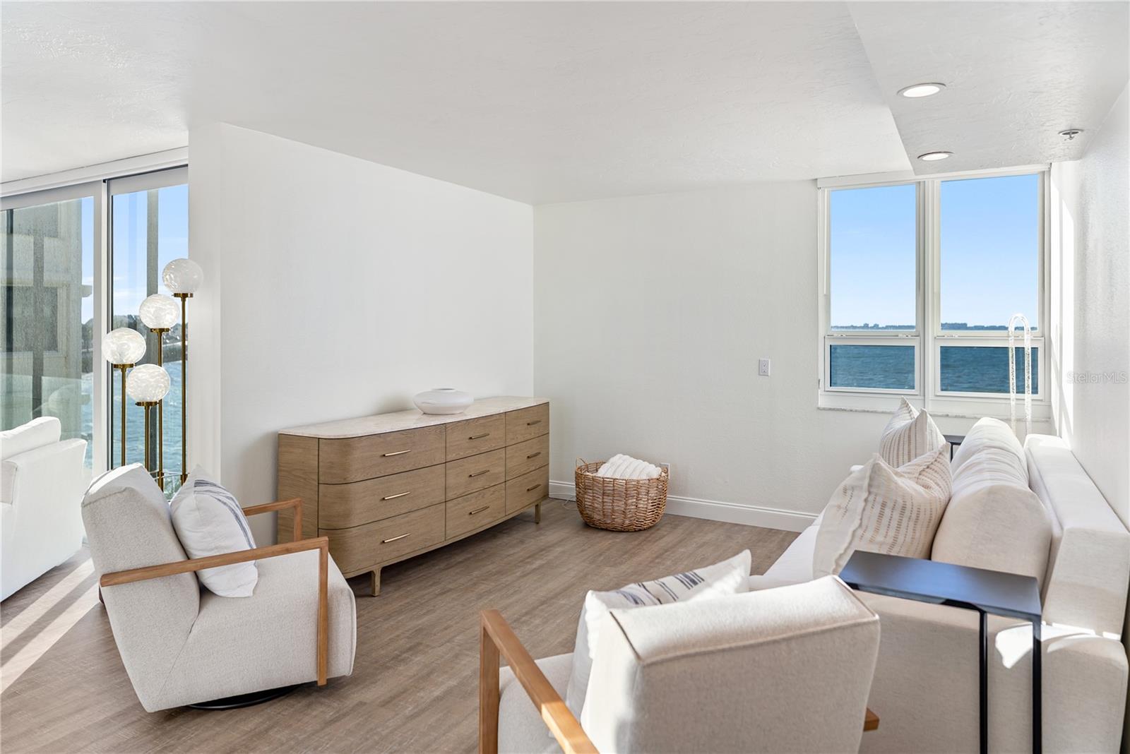 LAWRENCE POINTE I - Residential