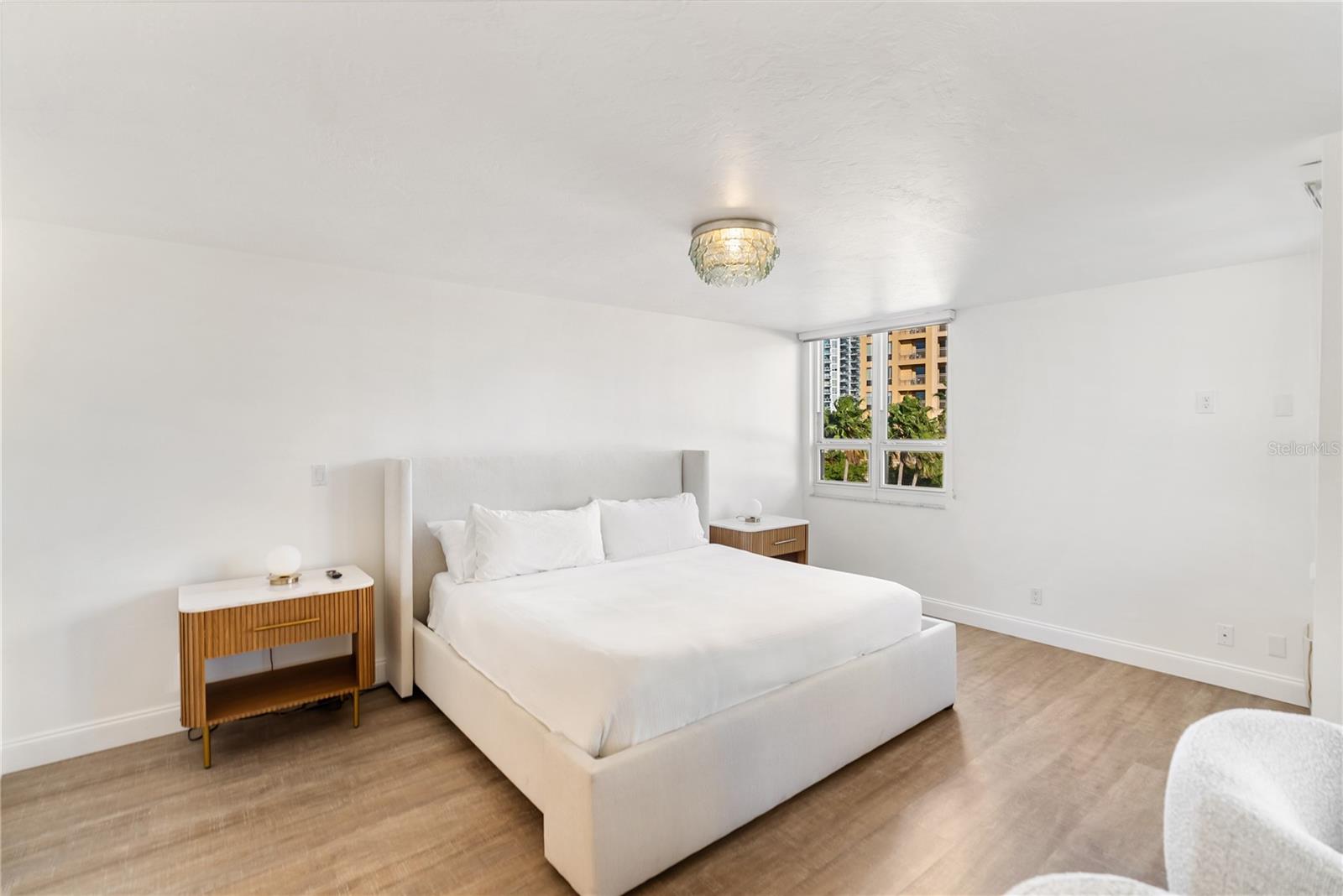 LAWRENCE POINTE I - Residential