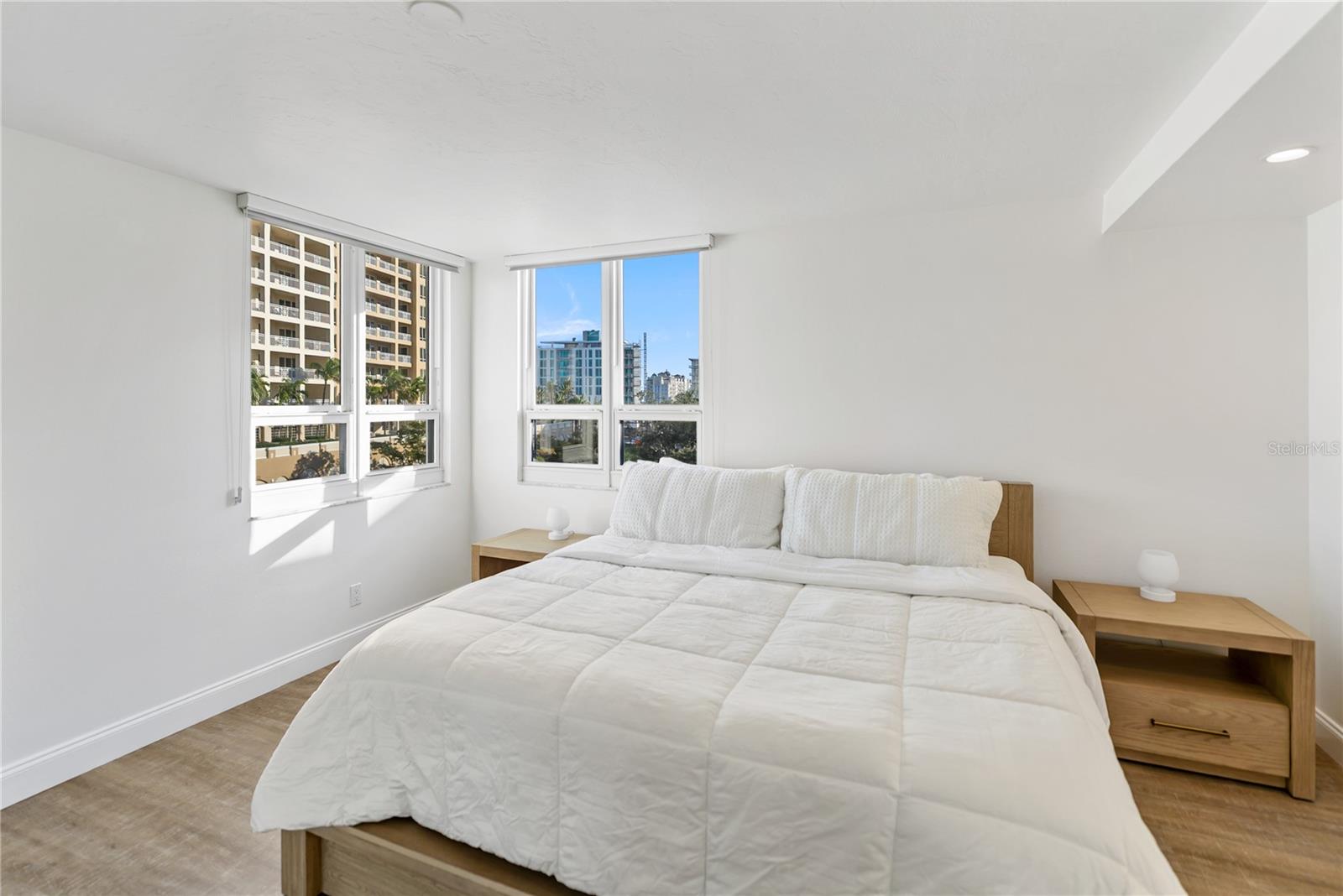 LAWRENCE POINTE I - Residential