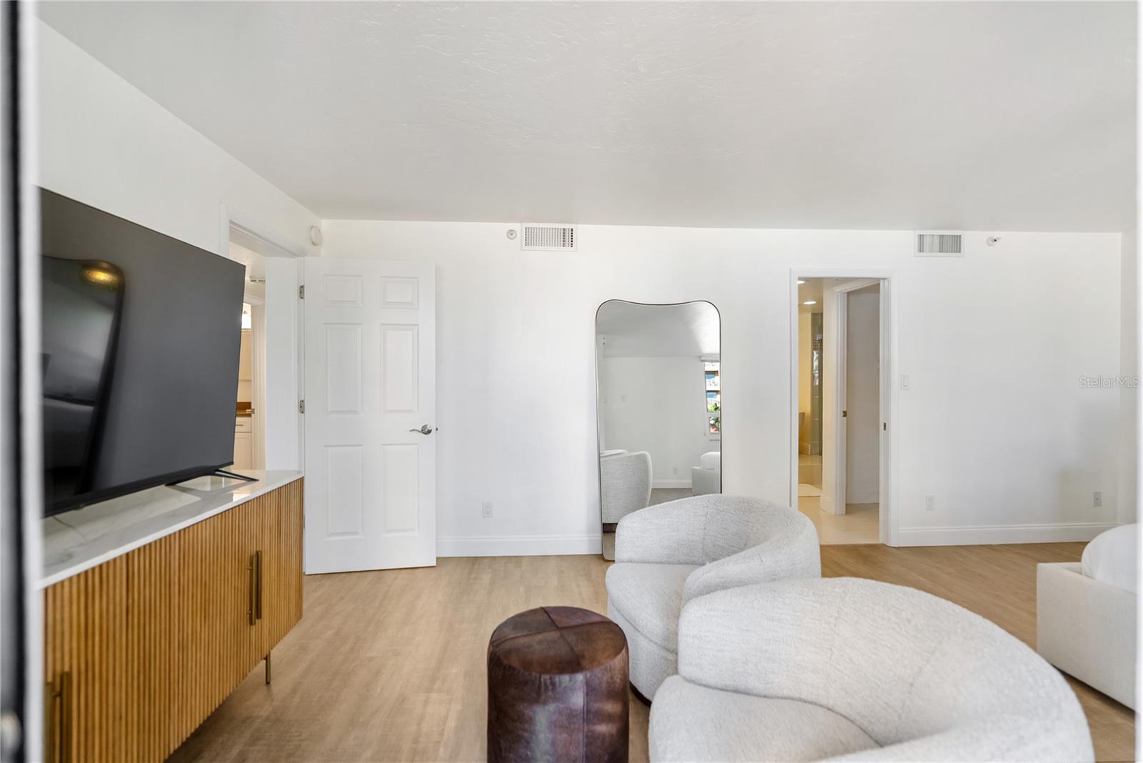 LAWRENCE POINTE I - Residential