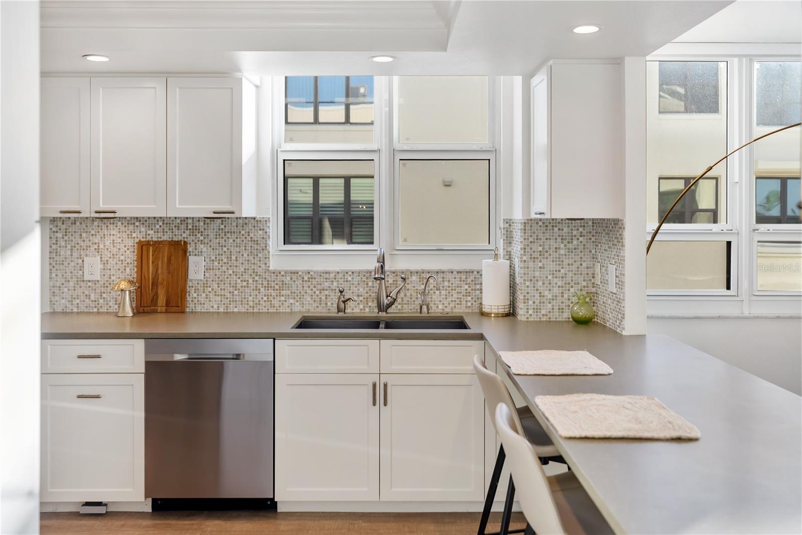 LAWRENCE POINTE I - Residential