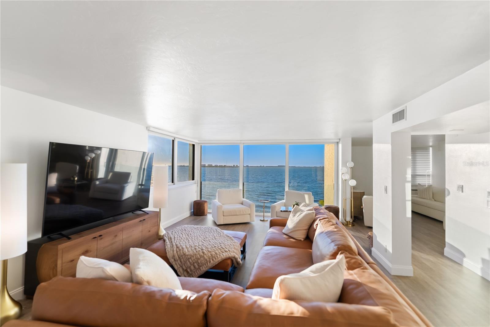 101 SUNSET DRIVE 402