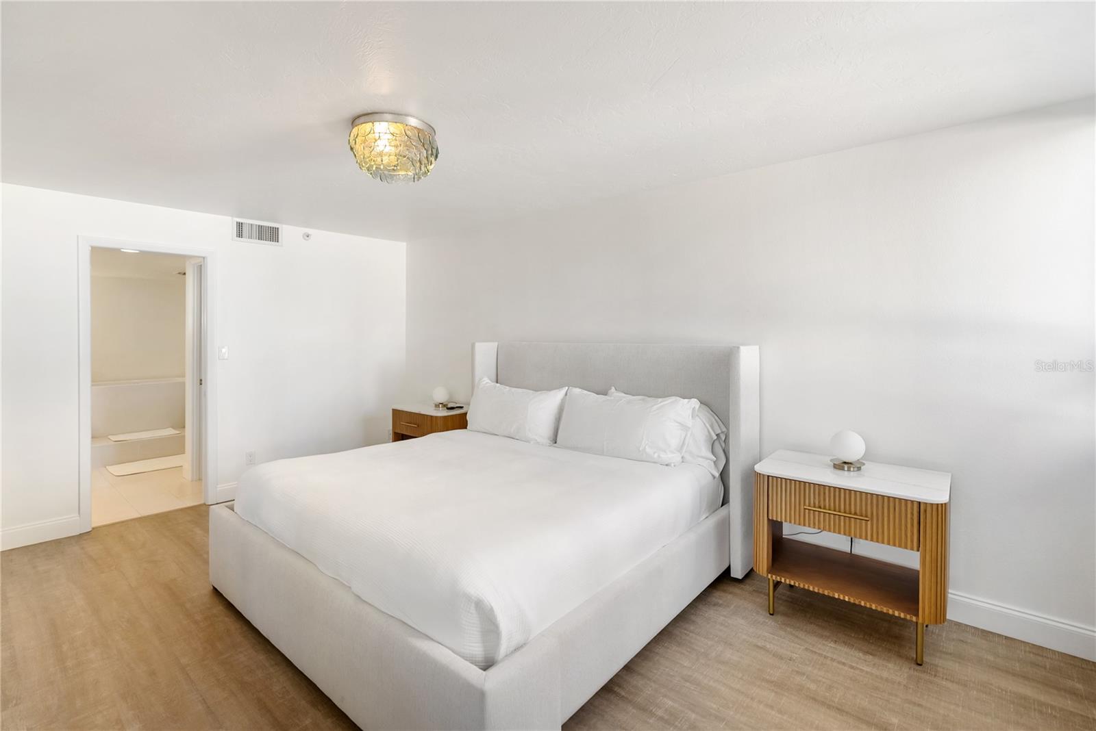 LAWRENCE POINTE I - Residential