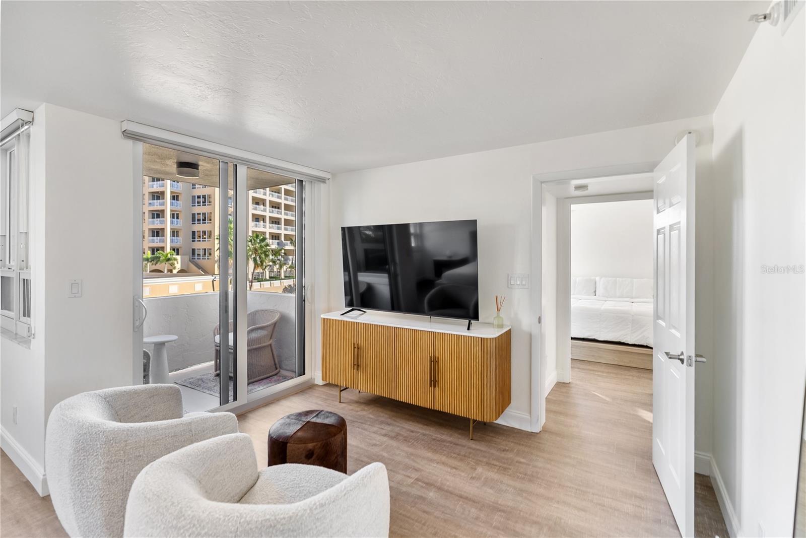 LAWRENCE POINTE I - Residential