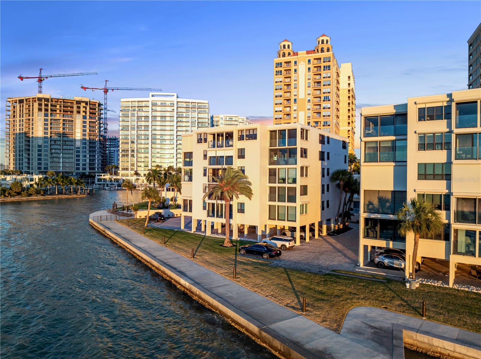 LAWRENCE POINTE I - Residential