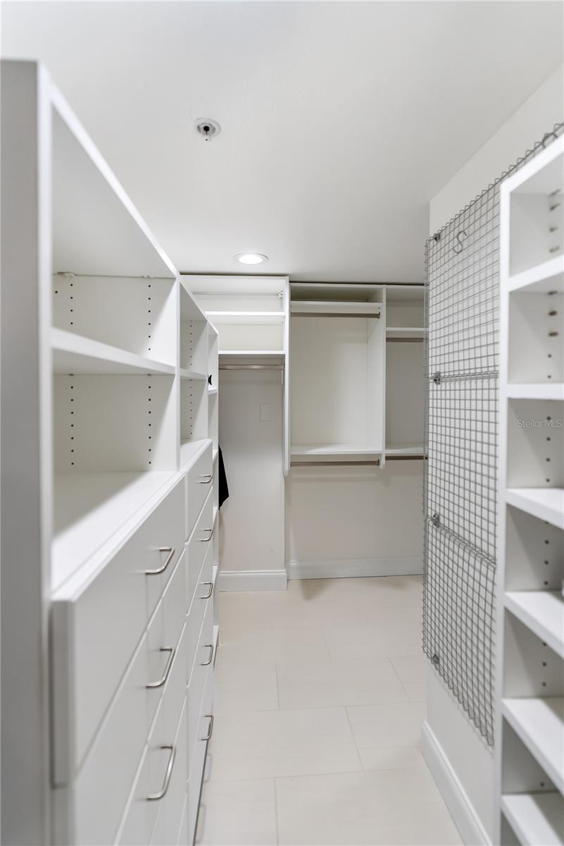 LAWRENCE POINTE I - Residential