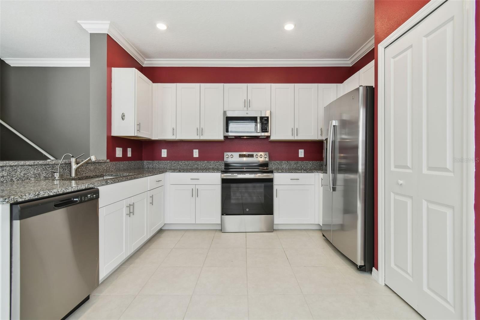 ABBOTT SQUARE PH 2 - Residential