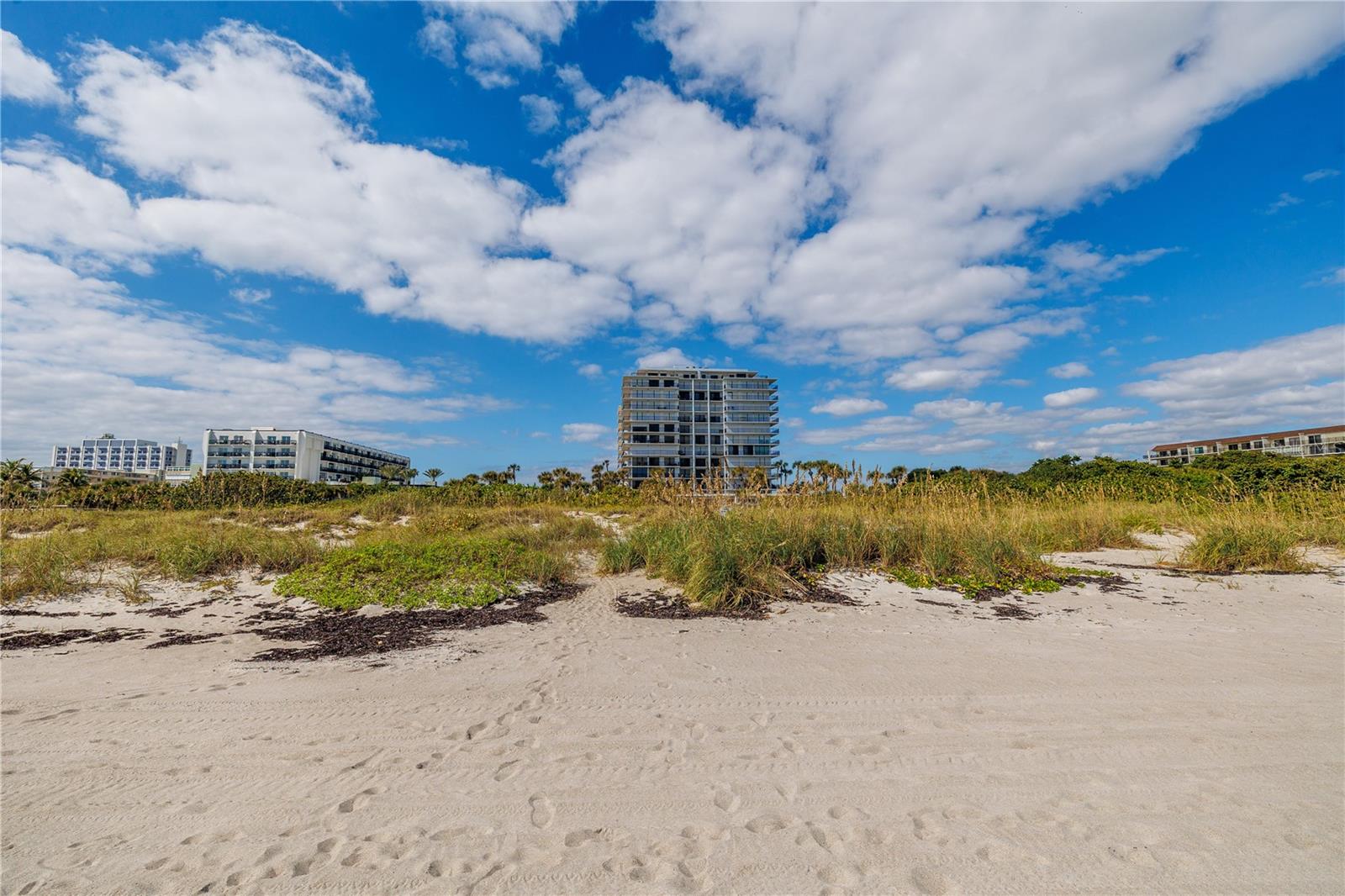 2100 TOWERS - Residential