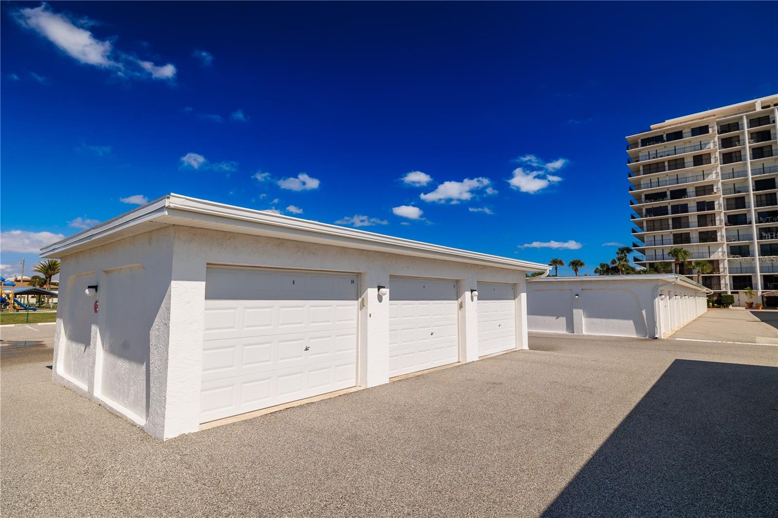 2100 TOWERS - Residential